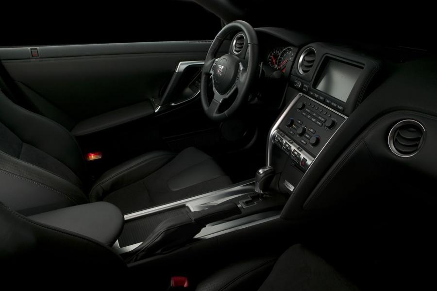  Nissan GT-R 2008 года  (US) (фото 17 из 52)